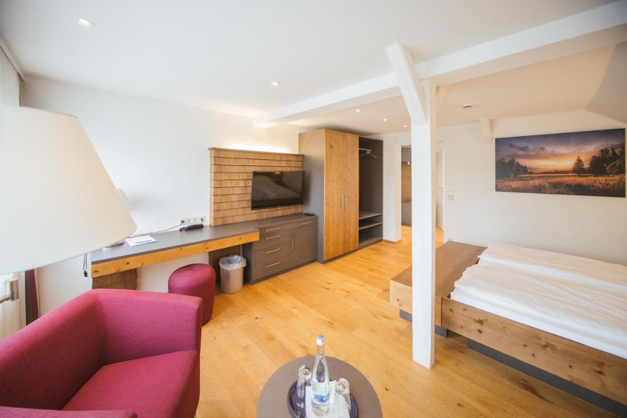 Hotel Waldeck Mit Restaurant "Florian'S" Feldberg  Bagian luar foto