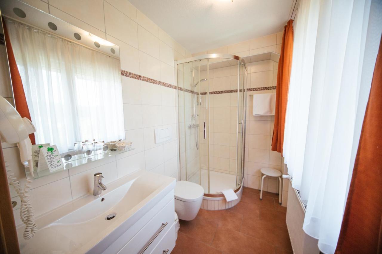 Hotel Waldeck Mit Restaurant "Florian'S" Feldberg  Bagian luar foto