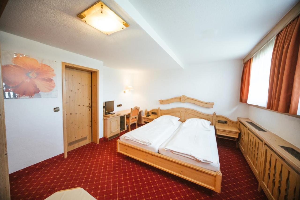 Hotel Waldeck Mit Restaurant "Florian'S" Feldberg  Bagian luar foto