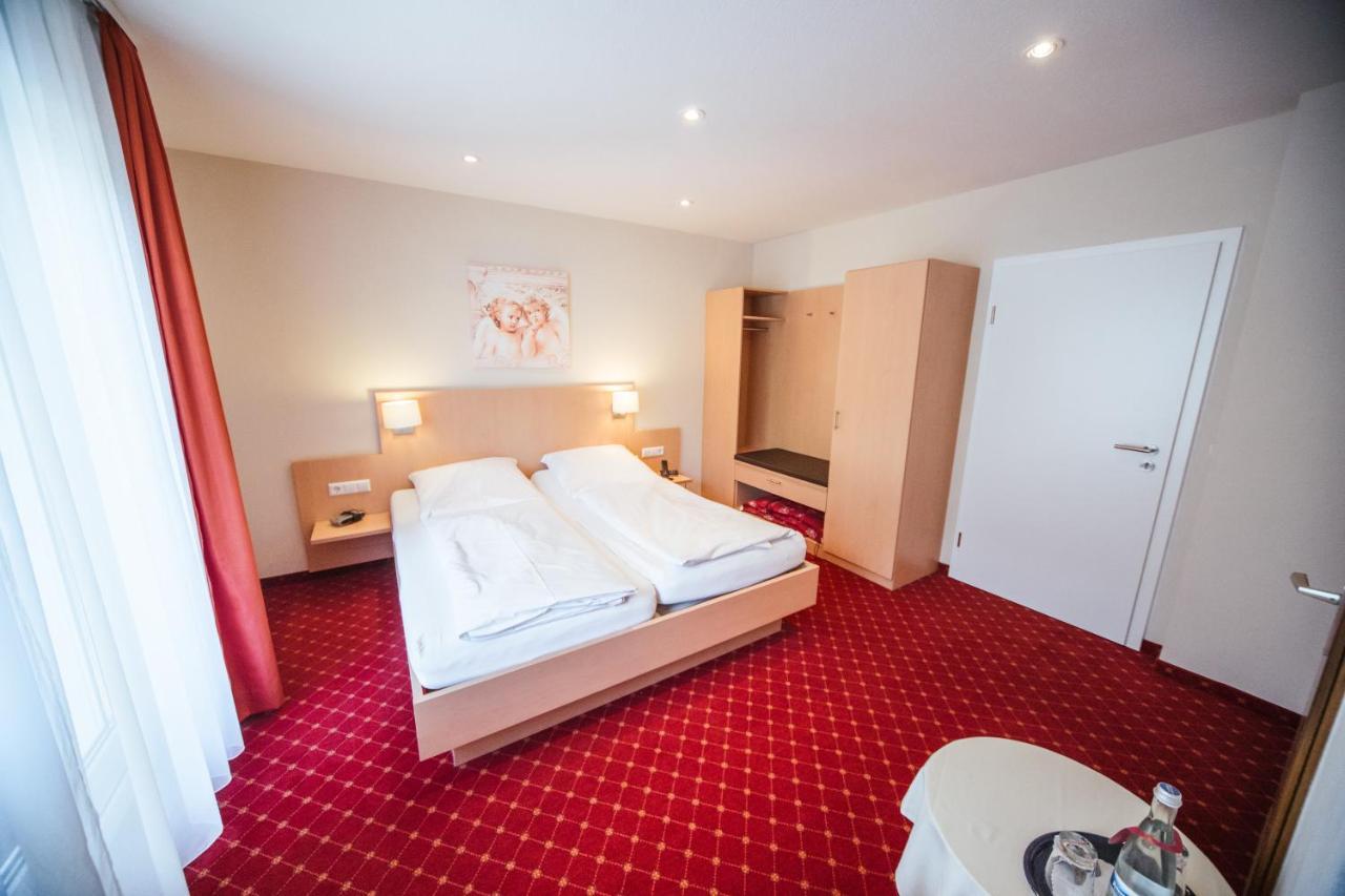Hotel Waldeck Mit Restaurant "Florian'S" Feldberg  Bagian luar foto