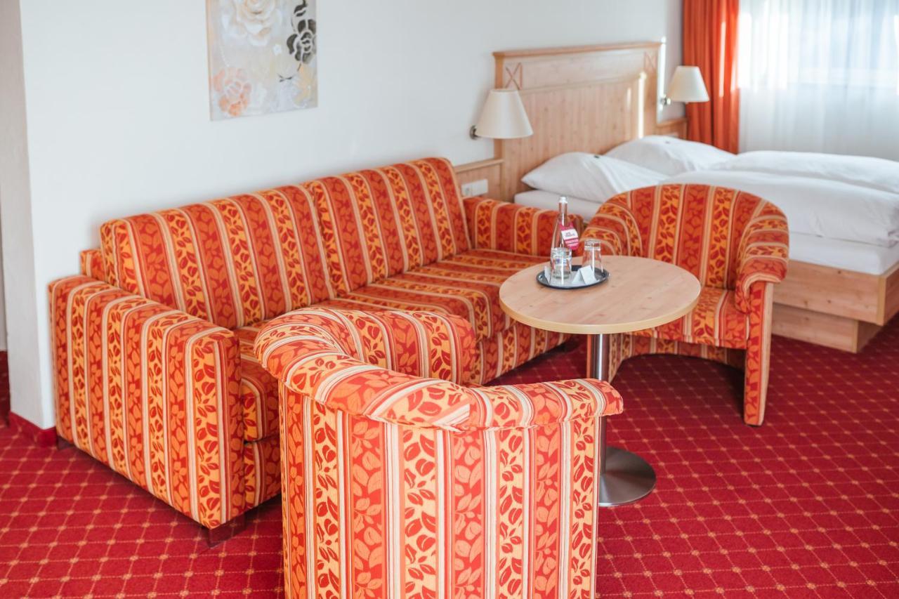 Hotel Waldeck Mit Restaurant "Florian'S" Feldberg  Bagian luar foto
