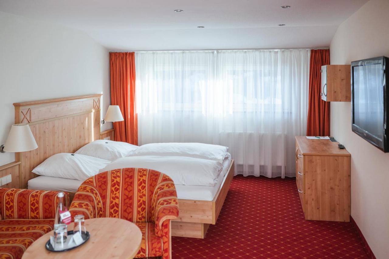Hotel Waldeck Mit Restaurant "Florian'S" Feldberg  Bagian luar foto