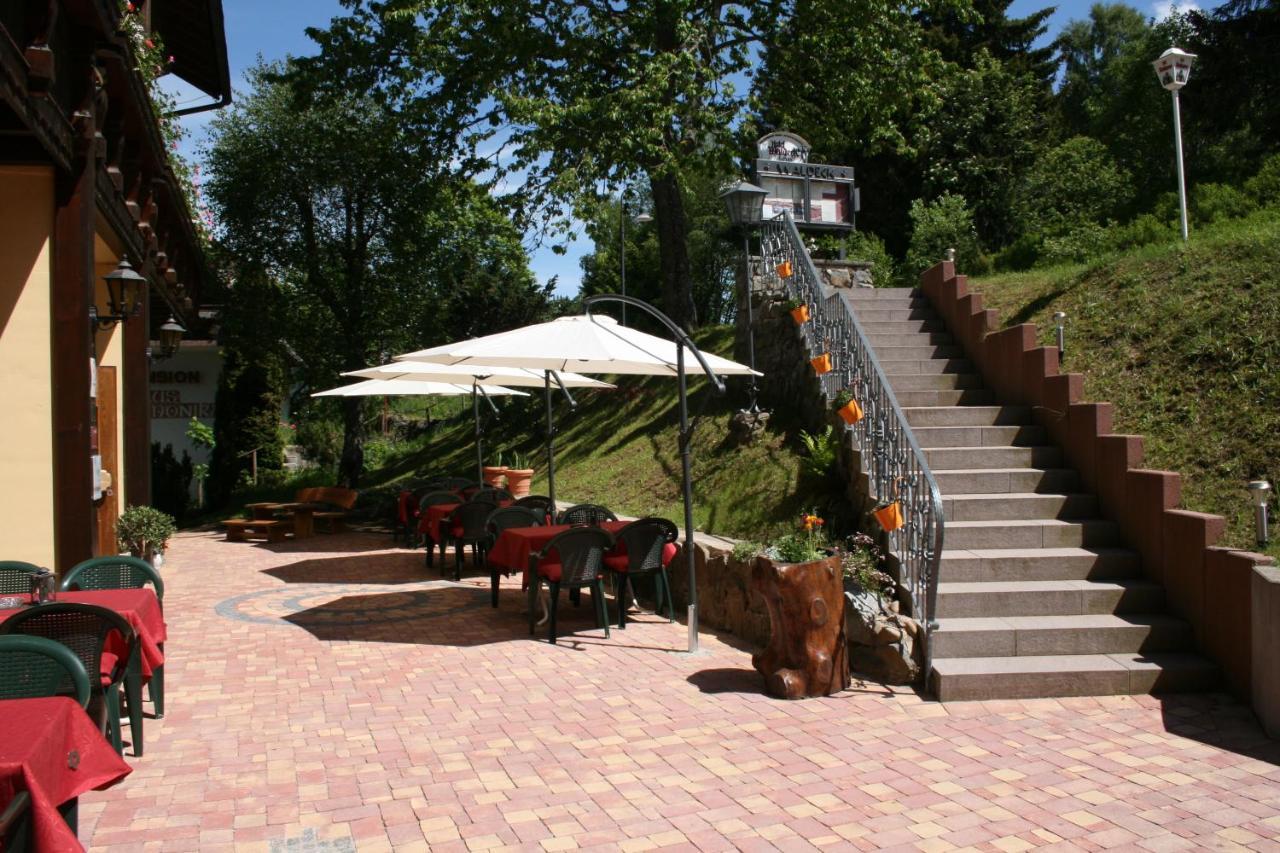 Hotel Waldeck Mit Restaurant "Florian'S" Feldberg  Bagian luar foto