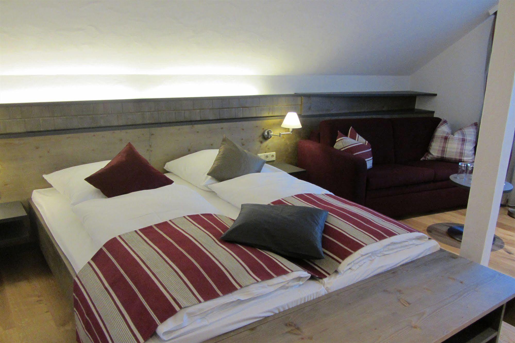 Hotel Waldeck Mit Restaurant "Florian'S" Feldberg  Bagian luar foto