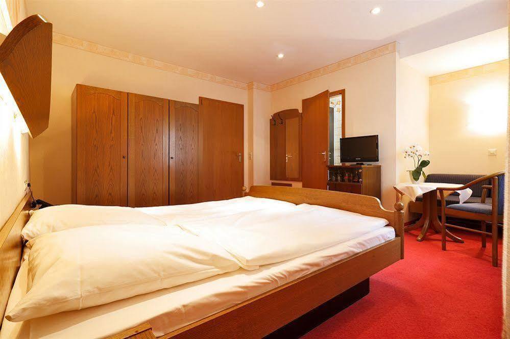 Hotel Waldeck Mit Restaurant "Florian'S" Feldberg  Bagian luar foto